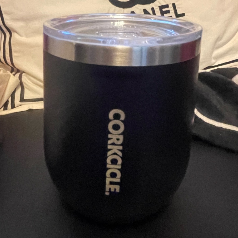 New 16oz Corkcicle Black Wine Tumbler